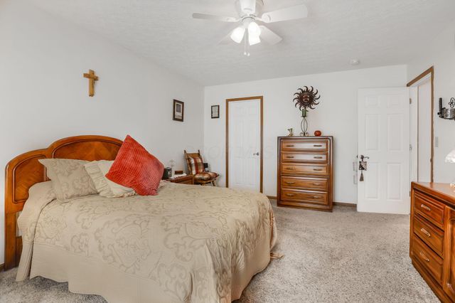 6324 Rossmore Lane, Canal Winchester, OH 43110