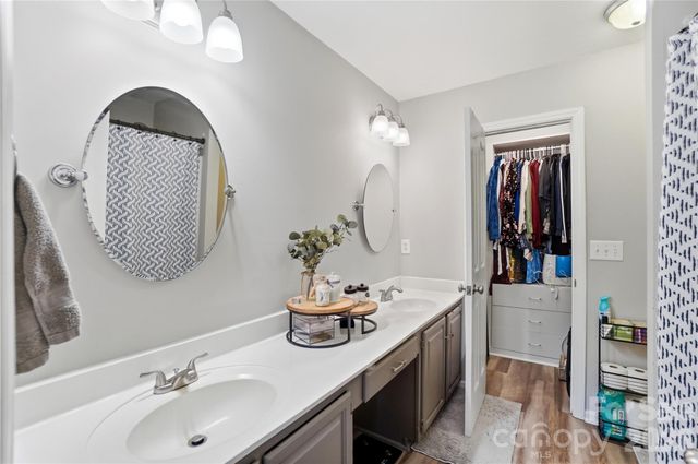 8729 Fox Chase Lane, Charlotte, NC 28269