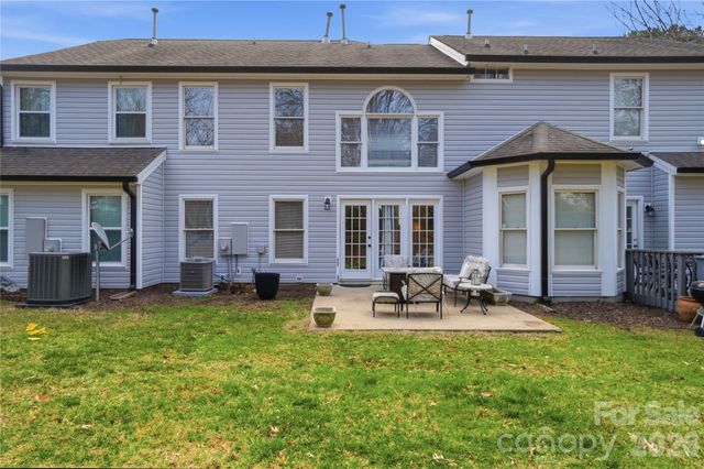 8729 Fox Chase Lane, Charlotte, NC 28269