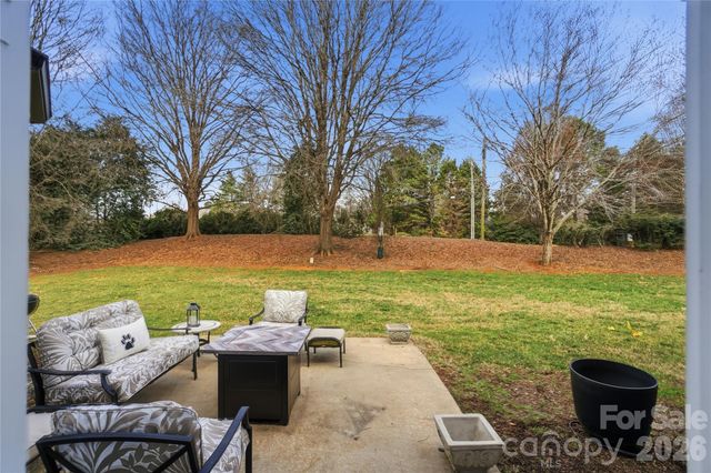 8729 Fox Chase Lane, Charlotte, NC 28269
