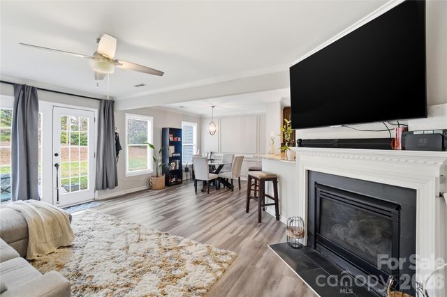 8729 Fox Chase Lane, Charlotte, NC 28269