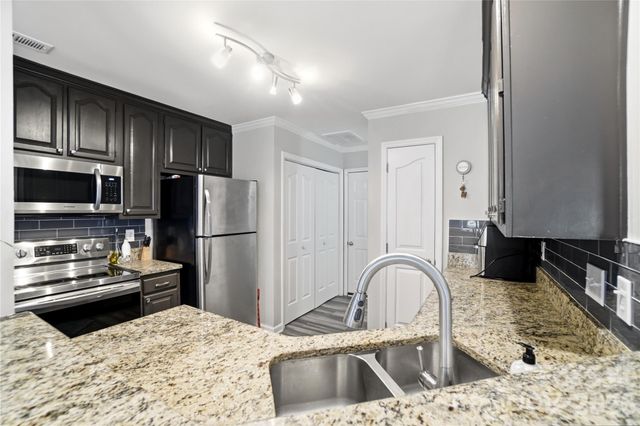 8729 Fox Chase Lane, Charlotte, NC 28269