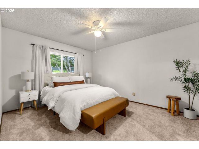 10935 Sw MEADOWBROOK Dr, Portland, OR 97224