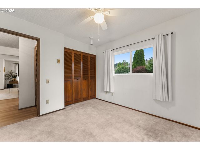 10935 Sw MEADOWBROOK Dr, Portland, OR 97224