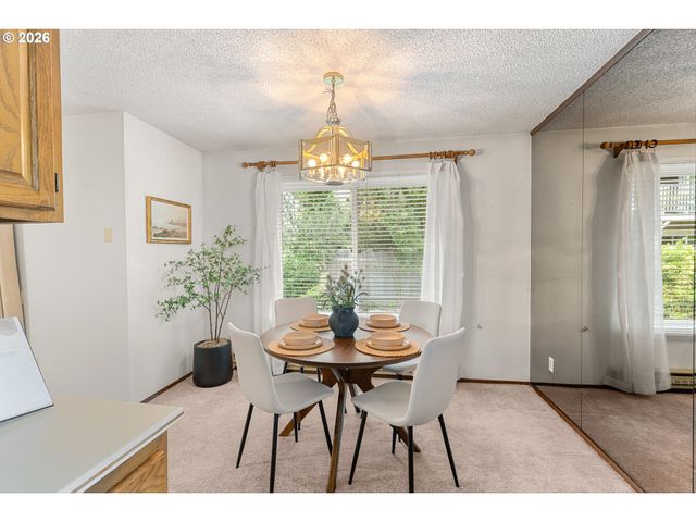 10935 Sw MEADOWBROOK Dr, Portland, OR 97224