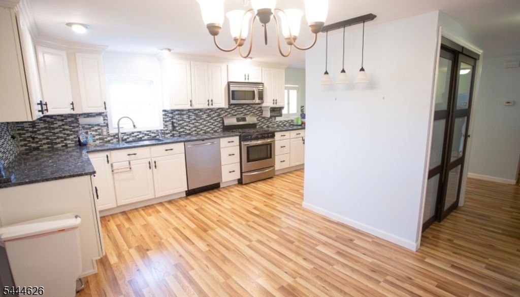 1039 Huff Ave, Manville Boro, NJ 08835 — photo 3