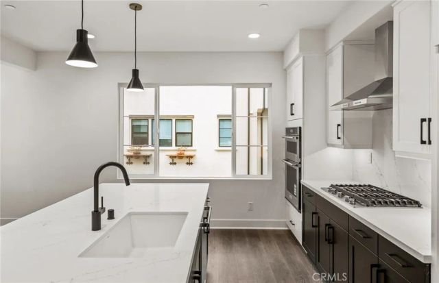 107 Kimberwick Court, Burbank, CA 91506