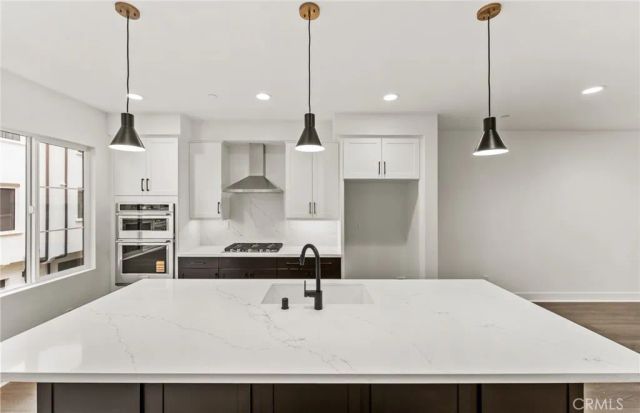 107 Kimberwick Court, Burbank, CA 91506