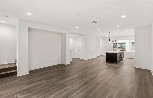 107 Kimberwick Court, Burbank, CA 91506