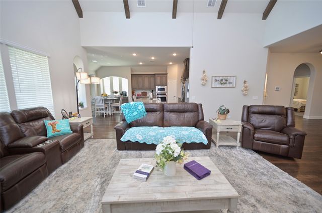 213 Oakcrest Drive, Justin, TX 76247