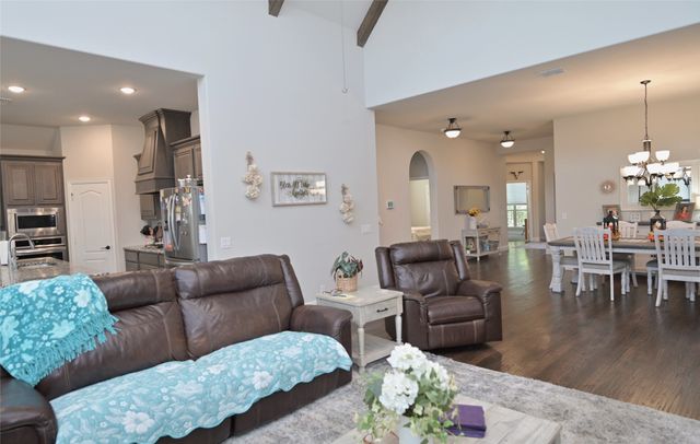 213 Oakcrest Drive, Justin, TX 76247