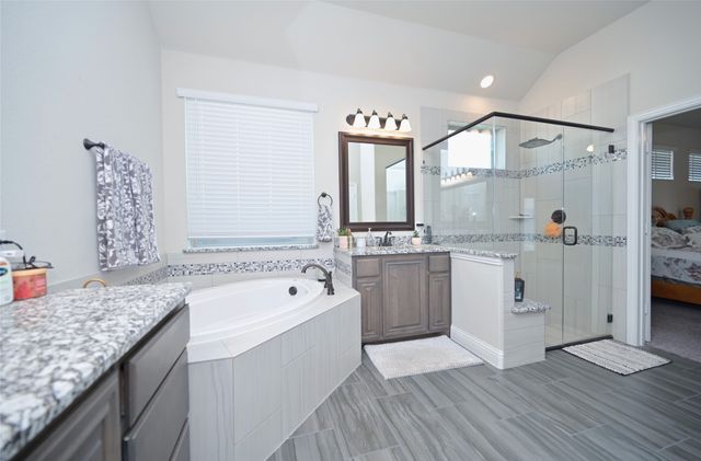 213 Oakcrest Drive, Justin, TX 76247