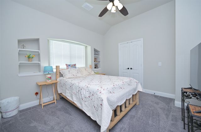 213 Oakcrest Drive, Justin, TX 76247