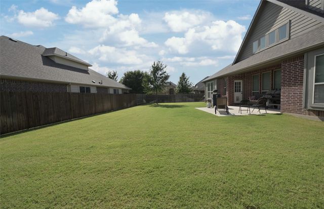 213 Oakcrest Drive, Justin, TX 76247