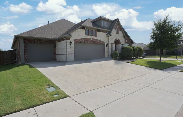 213 Oakcrest Drive, Justin, TX 76247