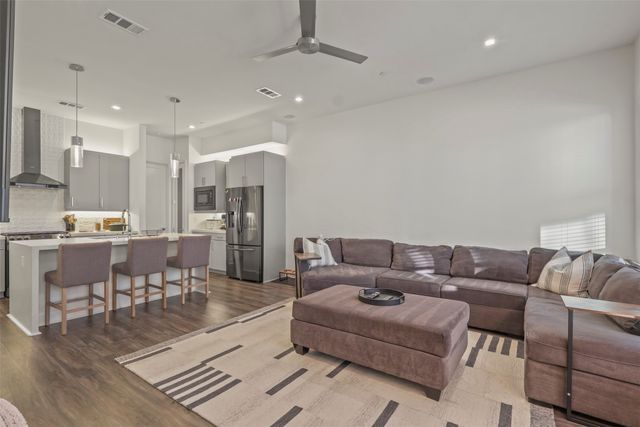 1813 Park Avenue 106, Dallas, TX 75215