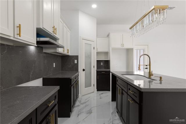 10113 Espada Drive, Edinburg, TX 78541