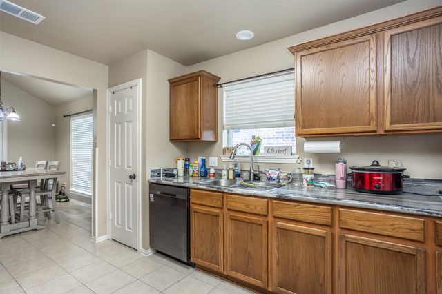 3504 Columbus Street, Gainesville, TX 76240