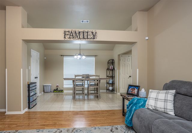 3504 Columbus Street, Gainesville, TX 76240