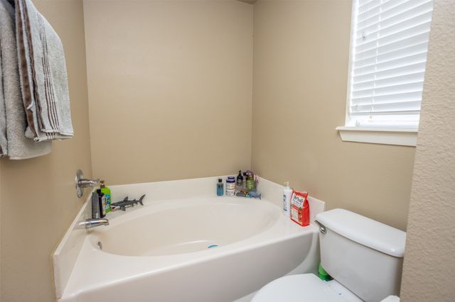 3504 Columbus Street, Gainesville, TX 76240