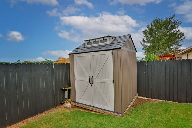 3504 Columbus Street, Gainesville, TX 76240