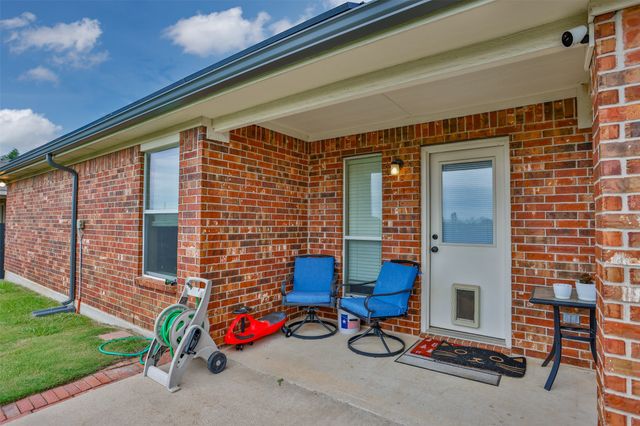 3504 Columbus Street, Gainesville, TX 76240