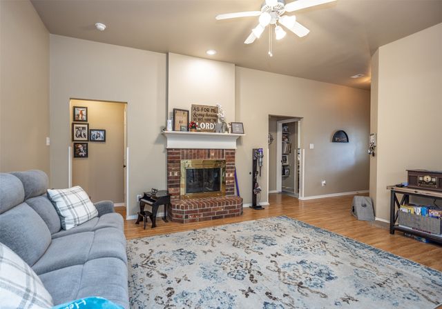 3504 Columbus Street, Gainesville, TX 76240