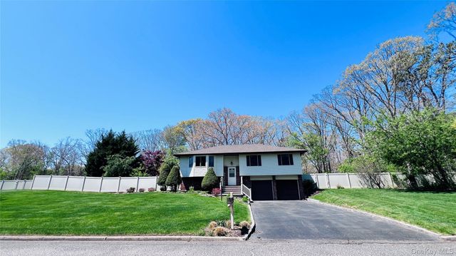 84 Henearly Drive, Miller Place, NY 11764