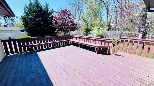 84 Henearly Drive, Miller Place, NY 11764