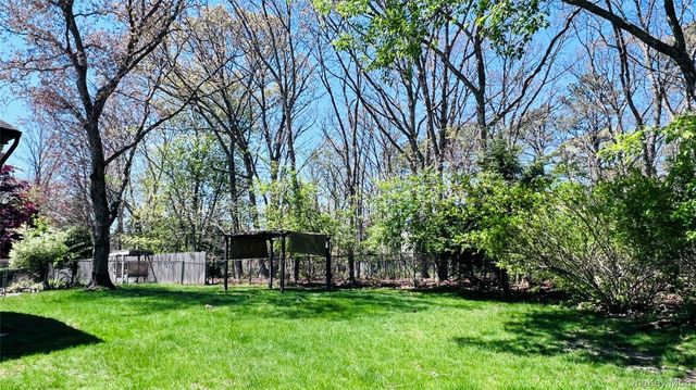 84 Henearly Drive, Miller Place, NY 11764