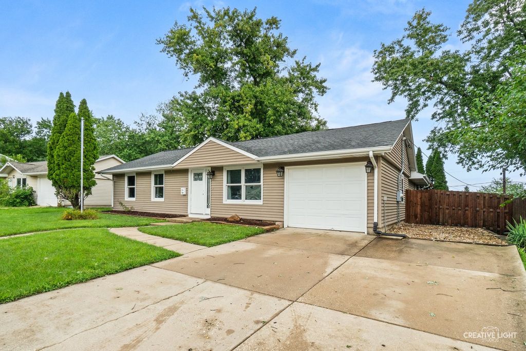 704 Halstead Avenue, Romeoville, IL 60446 — photo 2