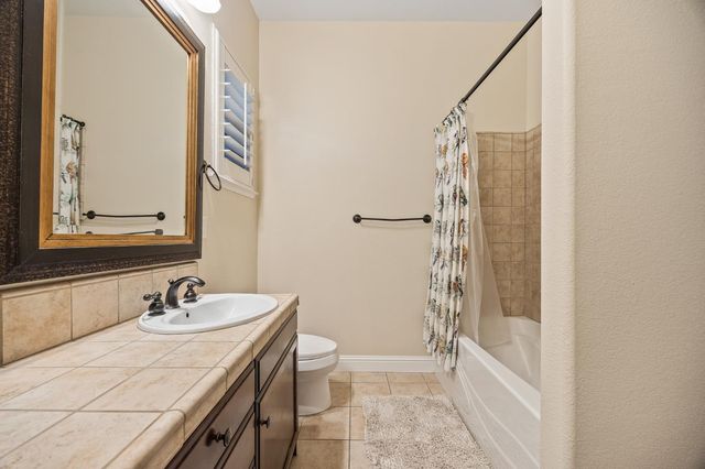 6065 N Sycamore Avenue, Fresno, CA 93723