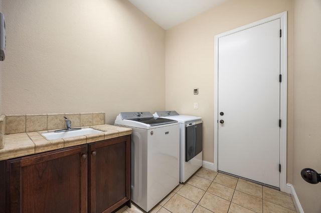 6065 N Sycamore Avenue, Fresno, CA 93723