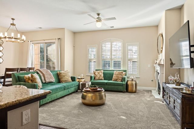 6065 N Sycamore Avenue, Fresno, CA 93723