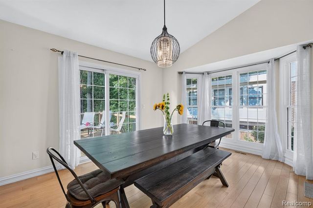 3712 Seney Drive, Lake Orion, MI 48360