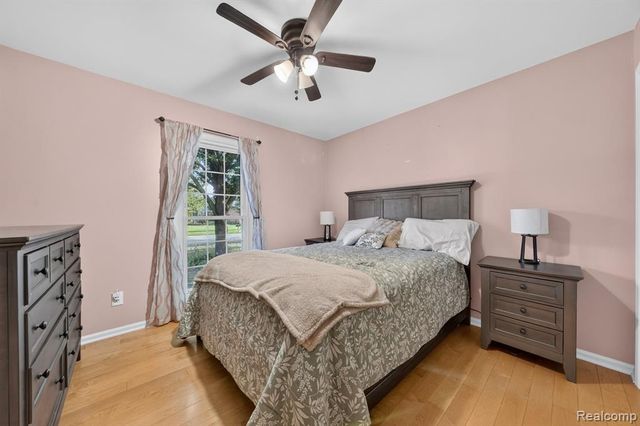 3712 Seney Drive, Lake Orion, MI 48360