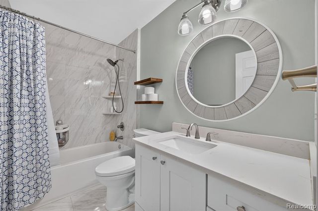 3712 Seney Drive, Lake Orion, MI 48360