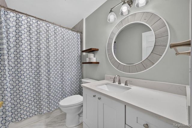 3712 Seney Drive, Lake Orion, MI 48360