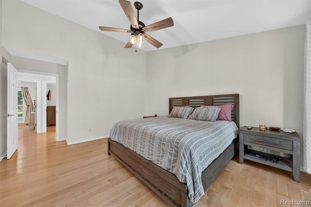 3712 Seney Drive, Lake Orion, MI 48360
