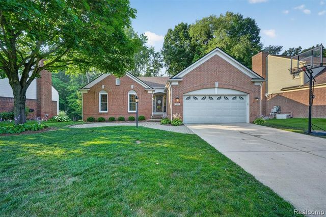 3712 Seney Drive, Lake Orion, MI 48360