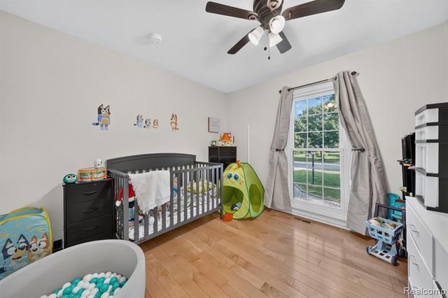 3712 Seney Drive, Lake Orion, MI 48360