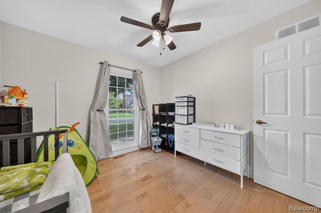 3712 Seney Drive, Lake Orion, MI 48360