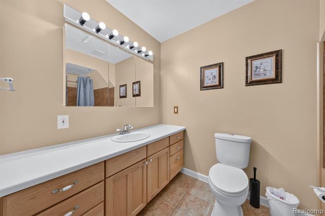 3712 Seney Drive, Lake Orion, MI 48360