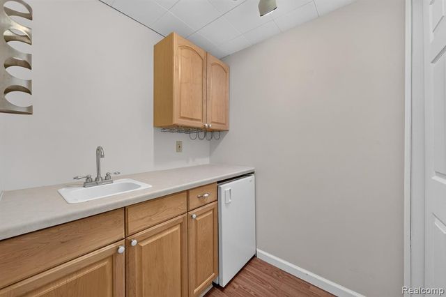 3712 Seney Drive, Lake Orion, MI 48360