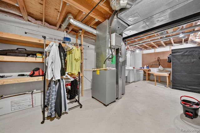 3712 Seney Drive, Lake Orion, MI 48360
