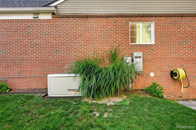 3712 Seney Drive, Lake Orion, MI 48360