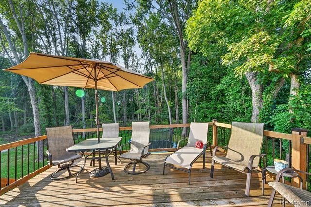 3712 Seney Drive, Lake Orion, MI 48360