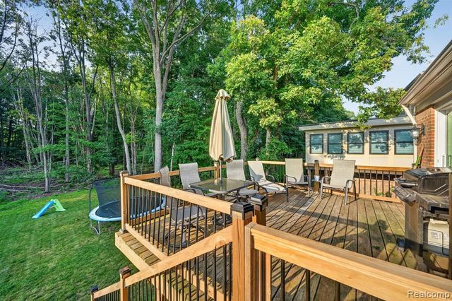 3712 Seney Drive, Lake Orion, MI 48360
