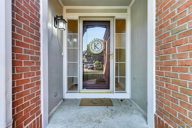 3712 Seney Drive, Lake Orion, MI 48360
