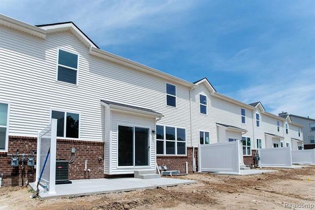 12 Grandview Ci Grandview Circle 58, White Lake, MI 48386